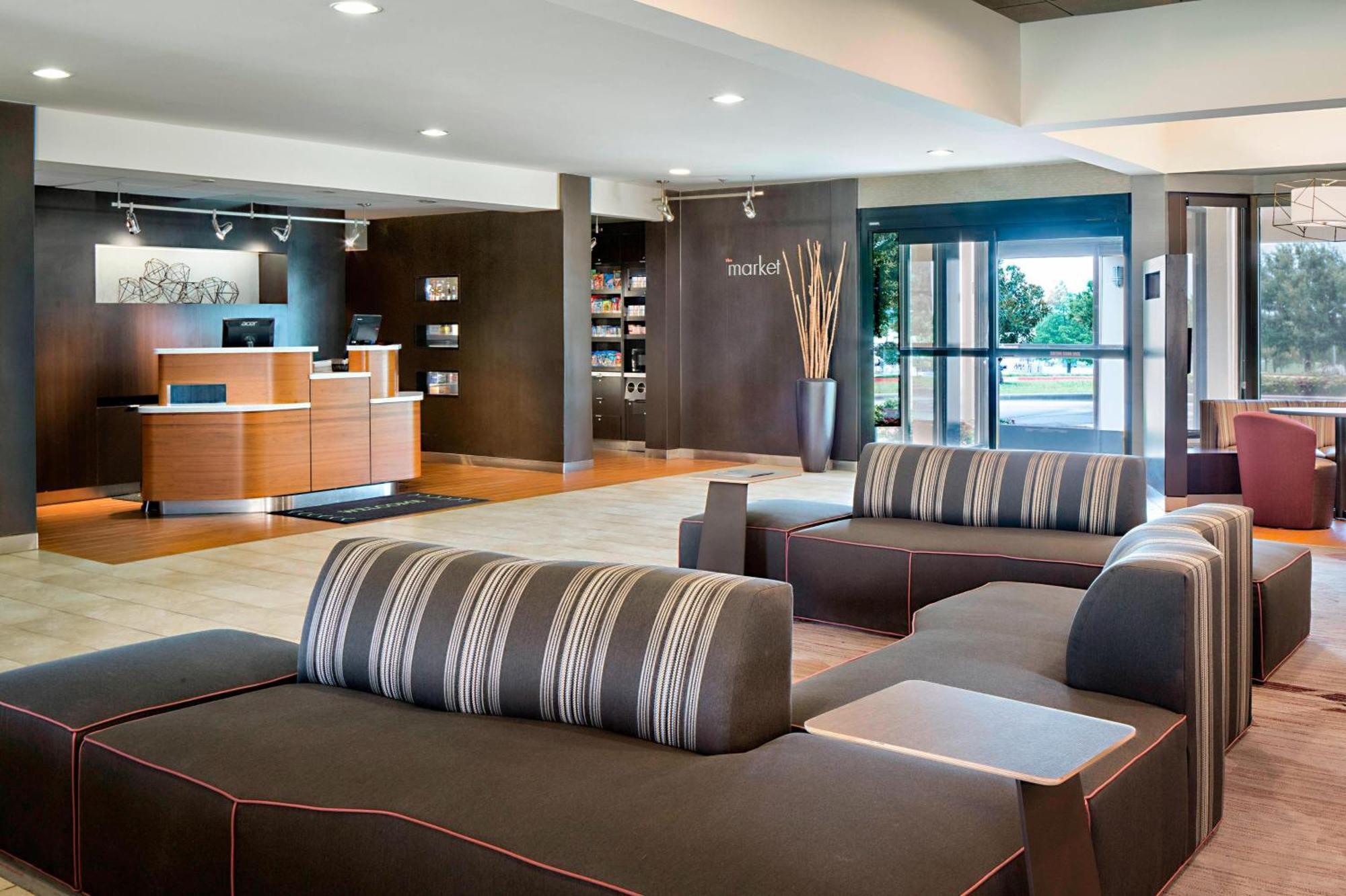 Courtyard By Marriott Dallas Arlington Entertainment District Екстер'єр фото