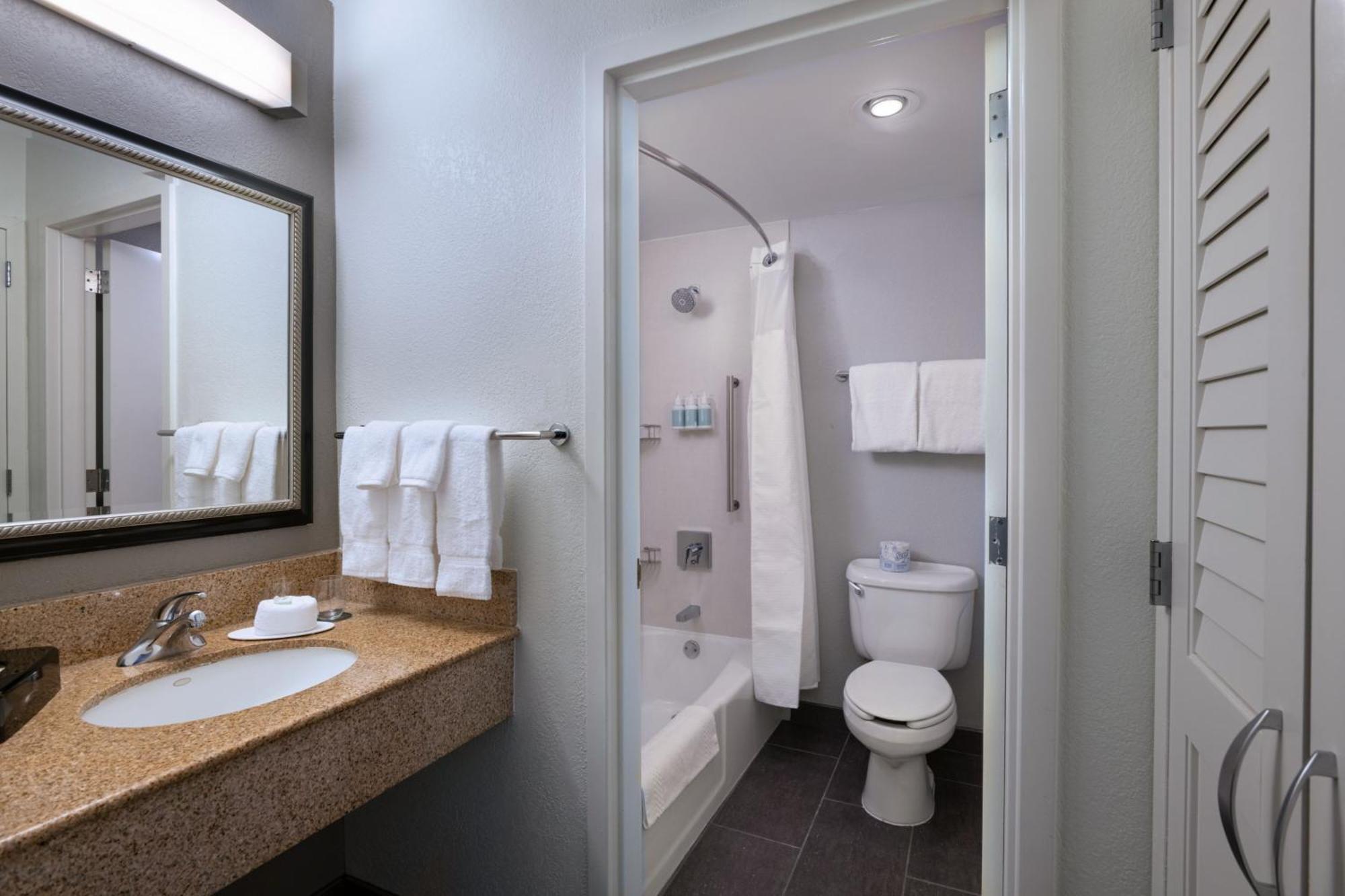Courtyard By Marriott Dallas Arlington Entertainment District Екстер'єр фото