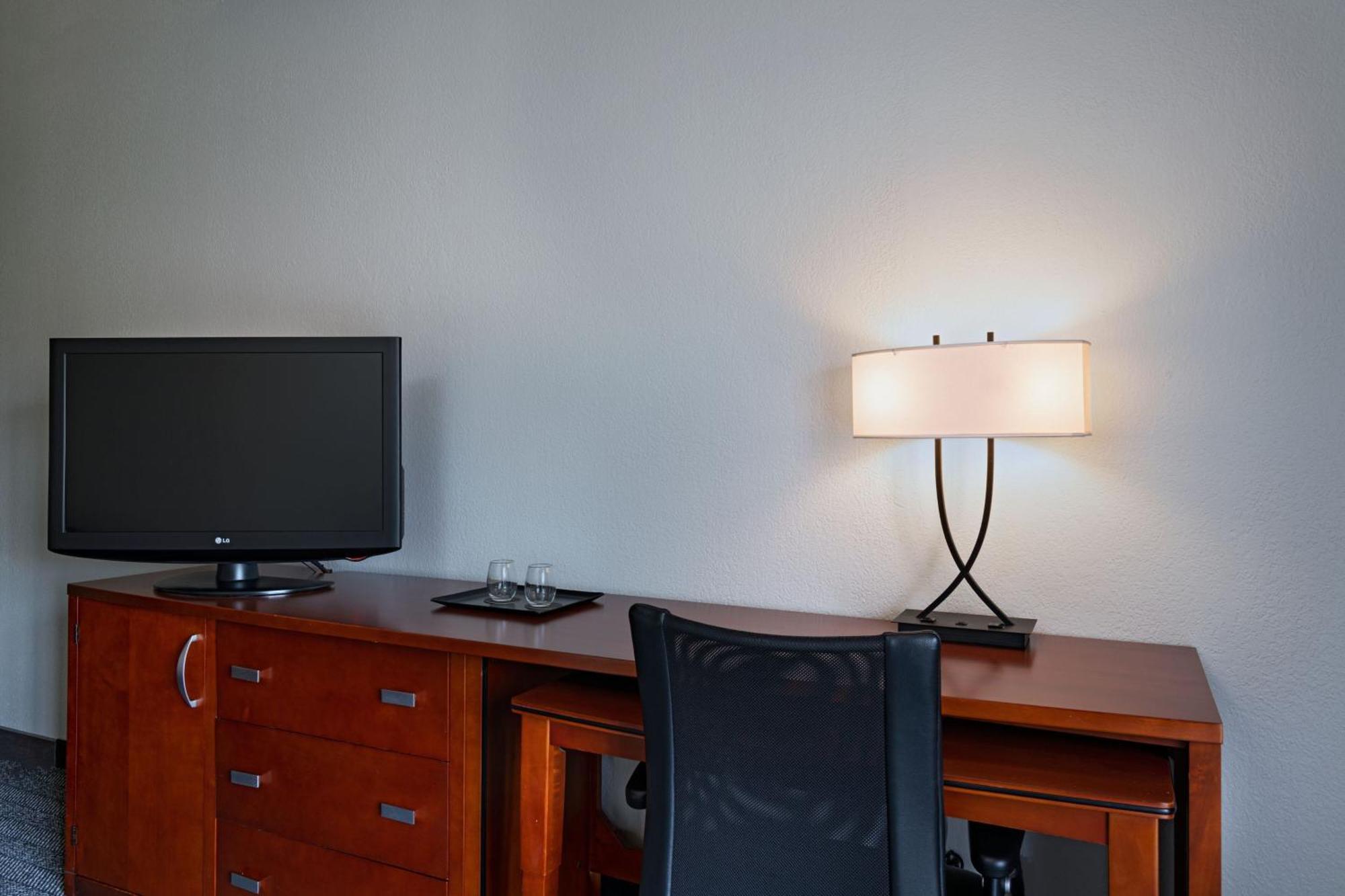 Courtyard By Marriott Dallas Arlington Entertainment District Екстер'єр фото