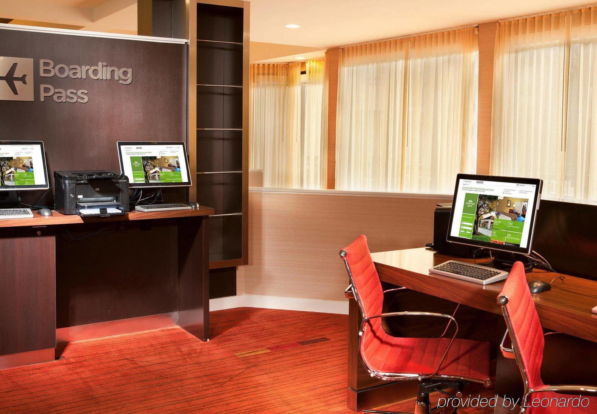 Courtyard By Marriott Dallas Arlington Entertainment District Екстер'єр фото
