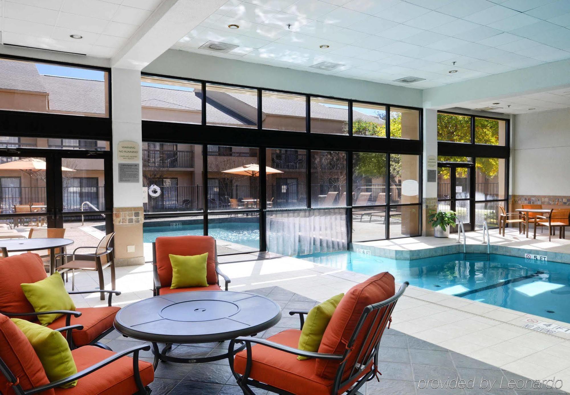 Courtyard By Marriott Dallas Arlington Entertainment District Екстер'єр фото