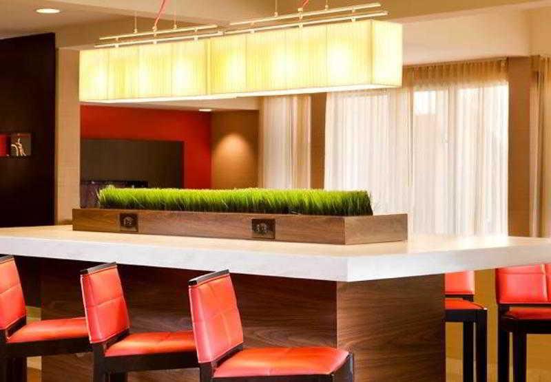 Courtyard By Marriott Dallas Arlington Entertainment District Екстер'єр фото