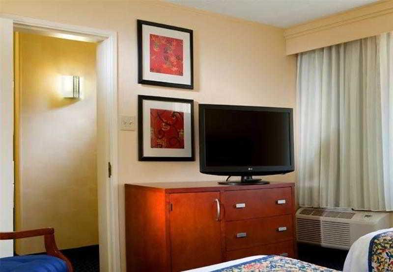 Courtyard By Marriott Dallas Arlington Entertainment District Екстер'єр фото