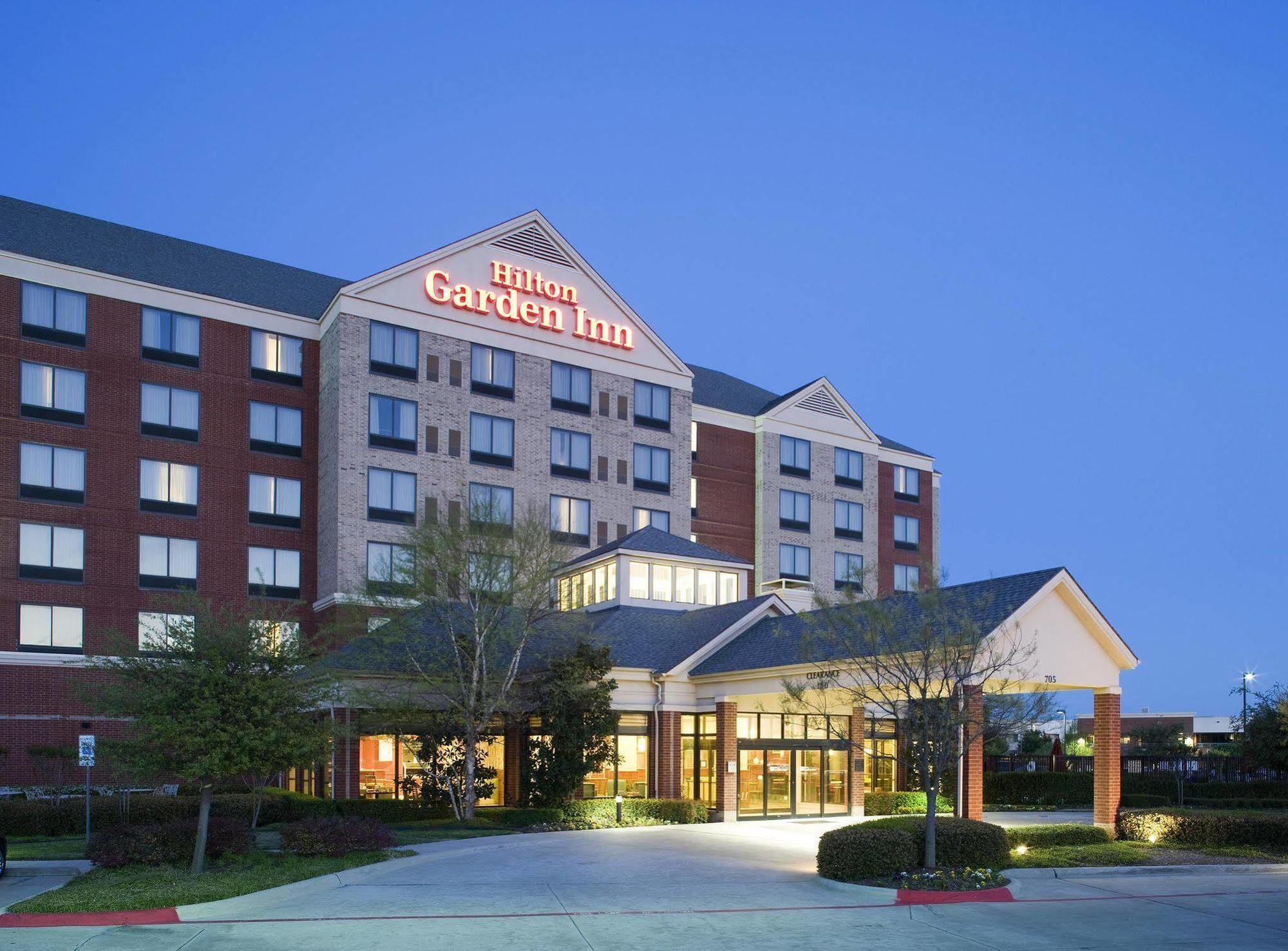 Courtyard By Marriott Dallas Arlington Entertainment District Екстер'єр фото